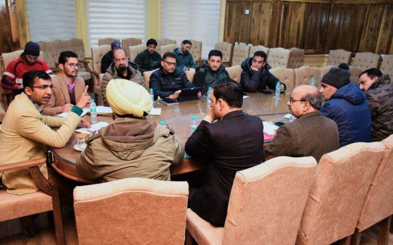  جموں وکشمیر:سونمرگ میں سرمائی سیاحتی سرگرمیوں کی تیاریاں 